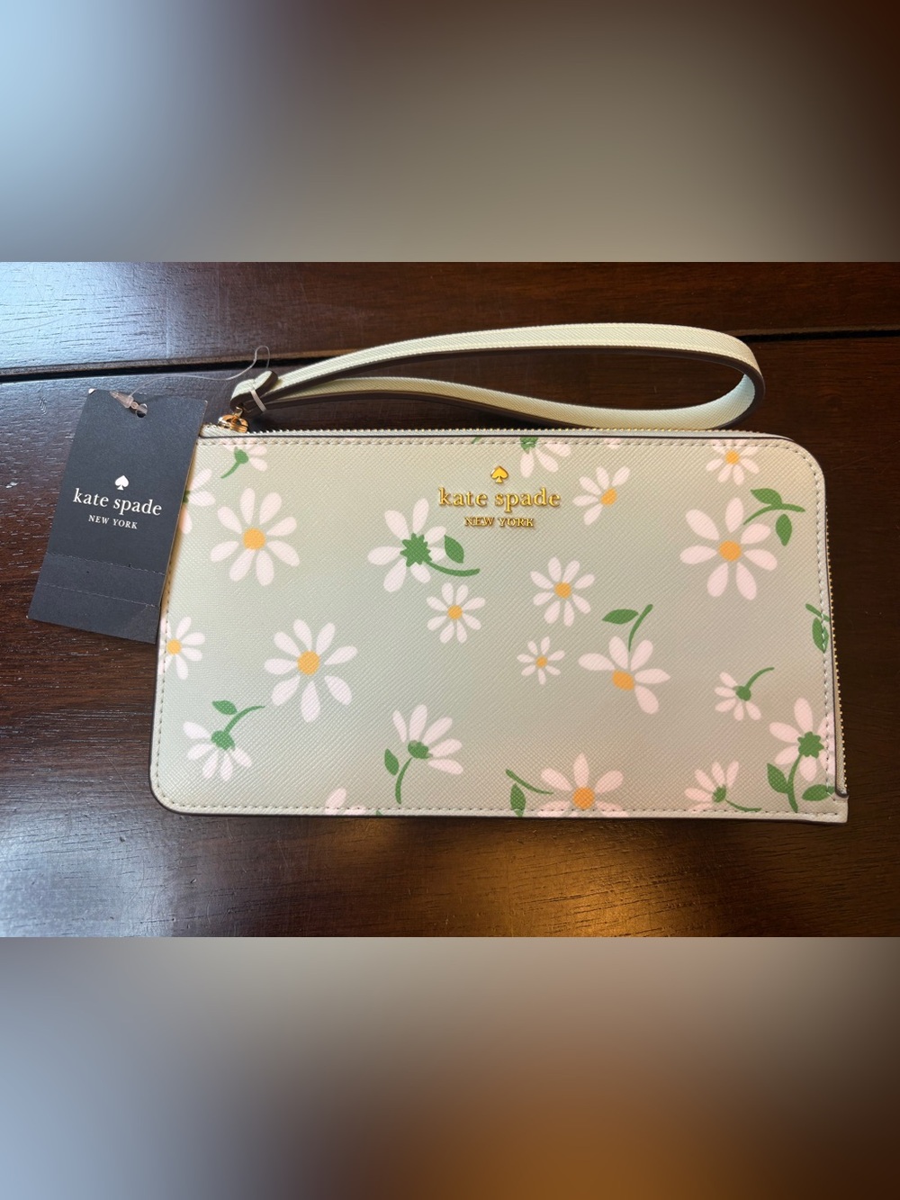 Kate Spade Lucy Day Tripper Medium L-Zip Wristlet NWT Scattered Daisy Floral